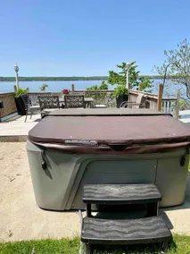 Hibiscus Lodge on Seneca Lake - Image 5