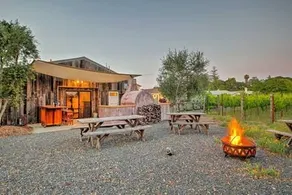 Beautiful Gated Winemaker’s Estate 1 mi to Historic Sonoma Town Square - Image 2