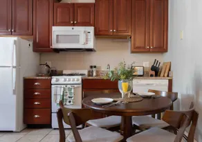 Beautiful Downtown New Haven Retreat - Image 3