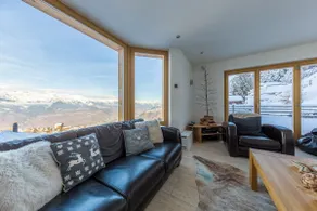 Chalet Enchanteur sauna, jacuzzi, 13pax - Image 3