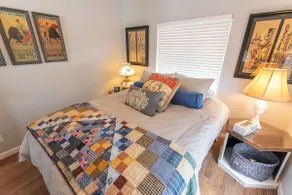 Magical Sunsets, Quiet, Cozy, Waterfront @ Li'l Love Inn - Image 4
