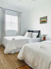 Delightful original beach house at Currarong - Image 4