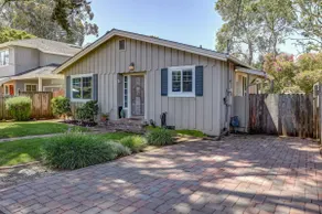 Spruce Beach Cottage - Walk to beach - Image 3