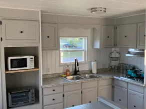 The Island Bay Waterfront Cottage - Image 3