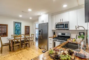 Downtown Home close to everything!! - Image 4