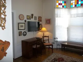 Heart of Hillsdale 1 Bdrm, Work,Cook, Relax Wifi Downtown Apartment Queen Bed - Image 2