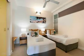 Noosa Luxury, mins to beach. Ocean and bush views. - Image 5