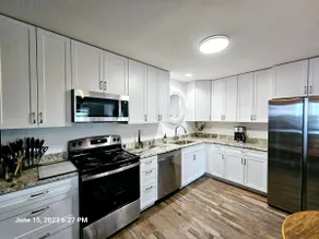 Amazing Lake View Centrally located Gold Anchor #6 - Image 3
