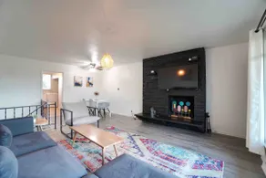 Modern & Minimalist Home Near UNC & Hospital - Image 2