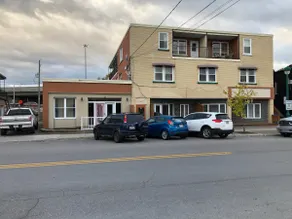Condo located near the bridge leading to the old port - Image 2