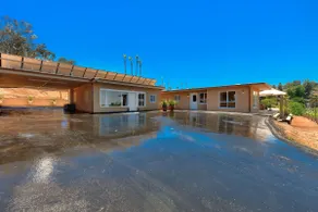 Private Vineyard Estate w/ Guest House & Hot Tub - Image 2