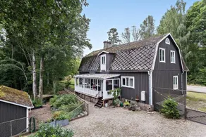 Beautiful accommodation with views of Mörrumsån - Image 3