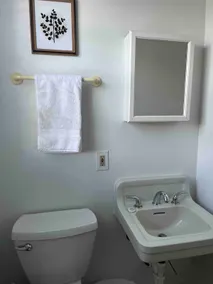 Charming Carriage House in Historic Neighbourhood - Image 5