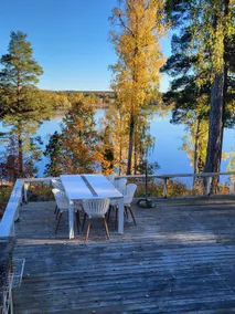 Cozy cottage with lake view, wood-fired sauna & winter bath - Image 2