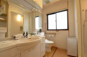 [Asahi House] Free parking for 1 car/1LDK (Japanese and Western-style room) private house (57㎡) near Kawaramachi Station and Kuribayashi Station - Image 3