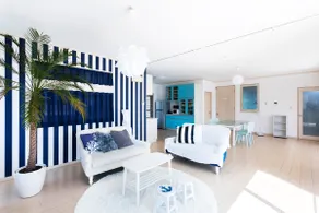 Same price for up to 10 adults + 4 children ~ Great value for large groups ~ Elegant for small groups ~ BBQ available, pets allowed, ocean view - Image 2