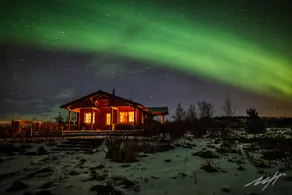 A Log Cabin at the Banks of River Hvítá! - Image 2