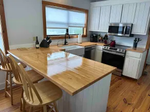Coastal 5-bed beach house w/ LSV, boat ramp, dock - Image 4