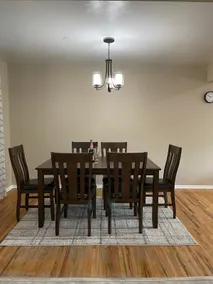 Centrally Located Home in a Quiet Area - 2,200sqft - Image 4