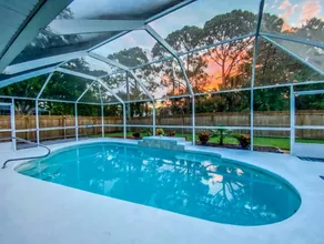☆☀︎❀Relaxing Heated Pool!Beautiful Patio,Pet Friendly,Fenced Area, Near Beaches! - Image 2