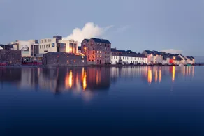 Spanish Arch Townhouse - Downtown - Best Location - Image 5
