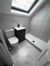 Seaside Serenity: Modern Flat - Image 5