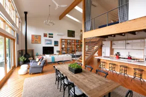 Luxurious Farmhouse with sweeping pastoral views - Image 2