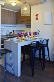 2105- 2 bedrooms + parking + Air Conditioning - Image 4