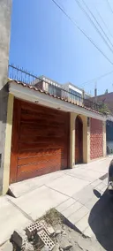 Quiet house with patio and garage - Image 3