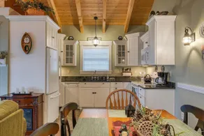 Spectacular Waterfront Cottage: Charming Getaway on The Sheepscot River - Image 5