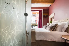 Orchid Boutique Accommodation in Historic Townhouse - Image 2