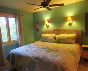 Secret Garden, king bed Cottage - Image 2