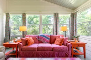 Onion Creek Cottage in the Heart of Texas! Lovely Sunporch! Charm meets Comfort! - Image 5