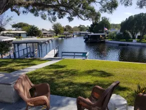3 Bed, 2 Bath, Waterfront, Dock, Large Driveway - Image 3