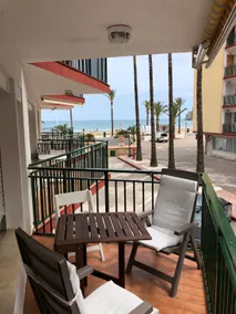 Peñiscola in the beachfront - Image 4