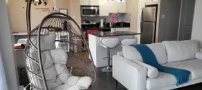 Smart Stylish Downtown Condo- 2 bedrooms - Image 5