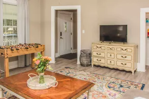The Yellow Door Inn, Welcome to Our Porch!! Close to Charming Downtown Greer - Image 3
