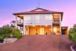 Double View Beach House - Image 4