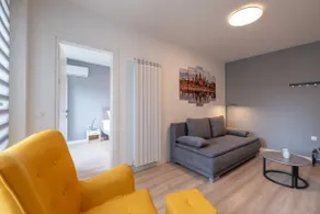 Stylish Downtown APT w/Balcony, close to metro st. - Image 5