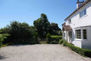Explore North Yorkshire. Large, stylish farmhouse - Image 3