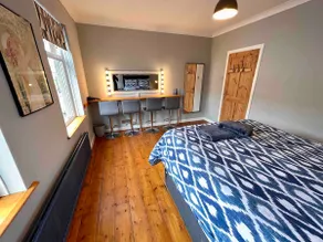 Perfect pad for exploring Cardiff! Sleeps upto 8 - Image 4