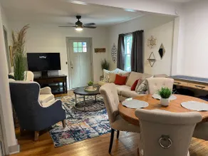 3 BR Historic Bungalow centrally located - Image 5