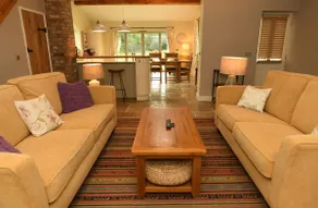 Elegant and spacious open plan converted Granary - Image 4