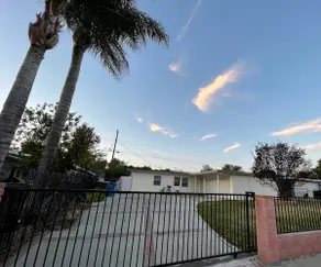 Entire Newly Renovated House in North Pomona - Image 2
