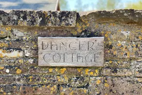 Dancers Cottage, Cotswold River retreat, Southrop - Image 3