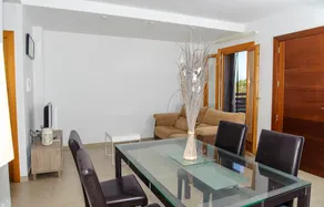 Duplex in a quiet area - Image 3