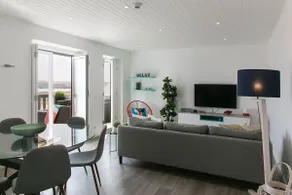 The Wave House - Image 2