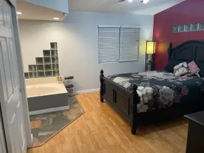 Cozy 3 bedroom w/entertainment room-Pet friendly. - Image 2