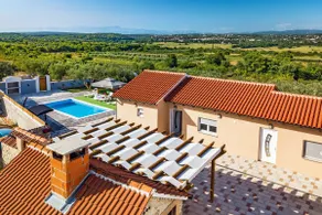 Countryside holiday home - pool - big terrace - Image 3