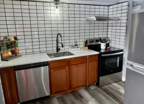 Beautiful 2-bedroom Cottage - Image 3